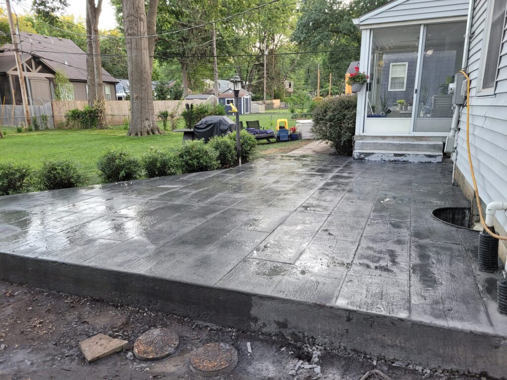 Plank design concrete with ash tones